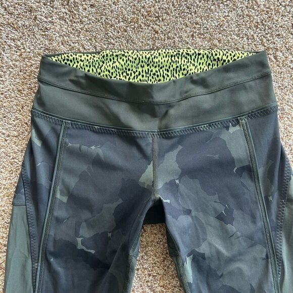 Lululemon Size 6 Leggings - Picture 3 of 8